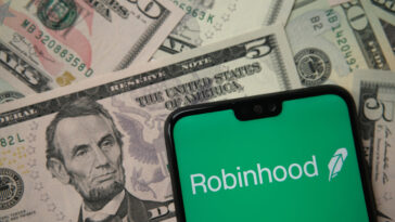 robinhood-raises-almost-$2-billion-in-ipo,-falls-short-of-expected-$35-billion-valuation
