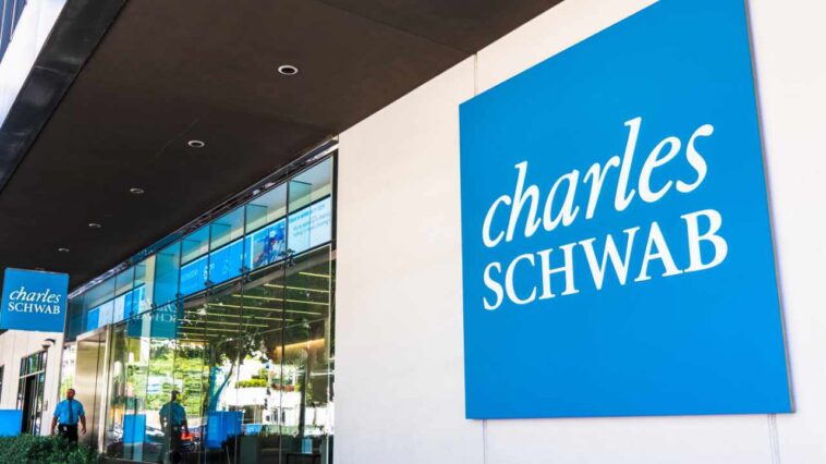 charles-schwab-strategist-skeptical-of-crypto-—-puts-faith-in-banking-system,-federal-reserve