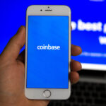 coinbase-warns-some-russian-users-their-accounts-may-be-blocked,-report-reveals