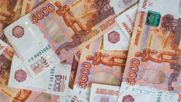 american-economists-are-baffled-by-an-‘unusual-situation’-as-russia’s-ruble-is-the-world’s-best-performing-fiat-currency