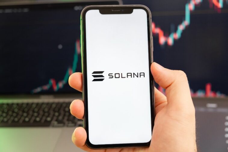 is-solana-about-to-slide-further,-or-a-bullish-reversal-is-imminent?