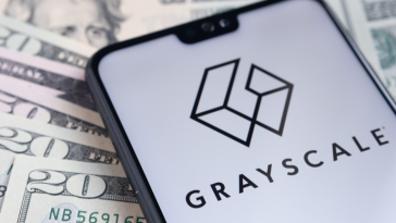 stay-away-from-grayscale-bitcoin-trust-despite-discount-narrowing-to-10-month-low